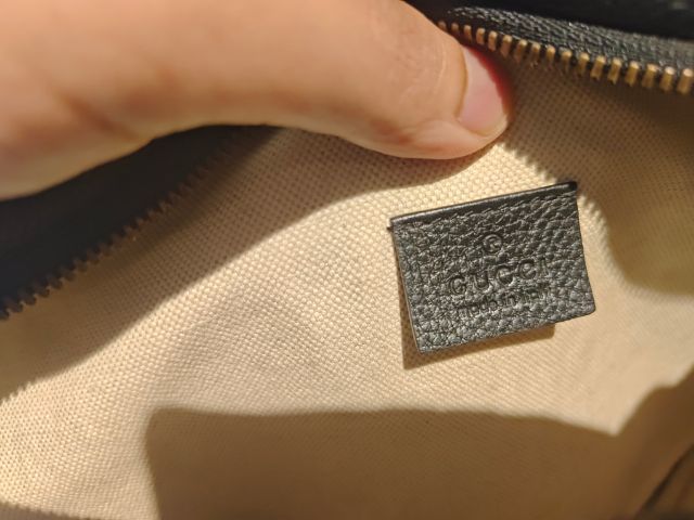 Gucci print leather belt bag  กระเป๋าสะพายคาดอกตัวยอดฮิตมากๆ มือหนึ่งอยู่ที่ 45,000 บาื รูปที่ 7