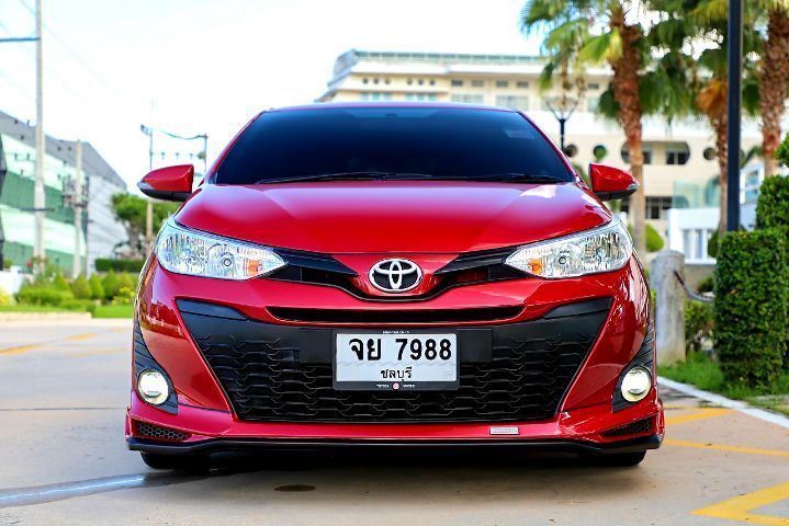 Toyota Yaris 2018 1.2 E Sedan เบนซิน ไม่ติดแก๊ส เกียร์อัตโนมัติ แดง รูปที่ 2