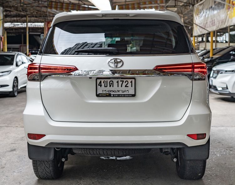 Toyota Fortuner 2017 2.4 V Utility-car ดีเซล ไม่ติดแก๊ส เกียร์อัตโนมัติ ขาว รูปที่ 4