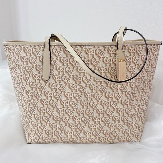 Coach Mini City Tote In Signature Canvas With Star And Snowflake Print Style รูปที่ 9