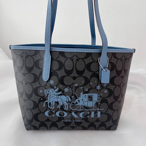Coach Mini City Tote In Signature Canvas With Star And Snowflake Print Style รูปที่ 7