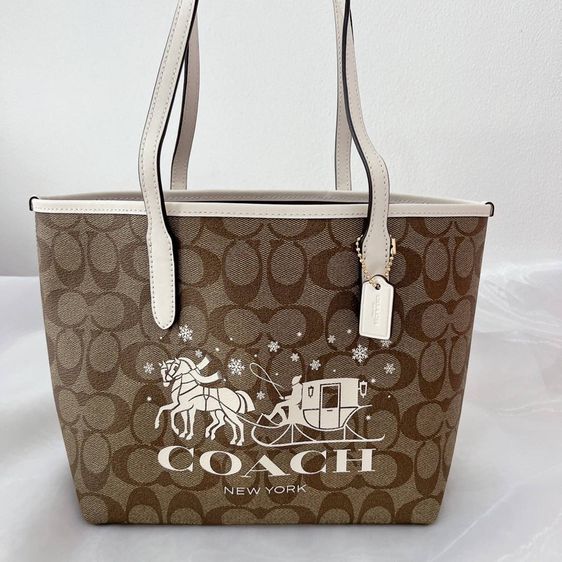 Coach Mini City Tote In Signature Canvas With Star And Snowflake Print Style รูปที่ 3