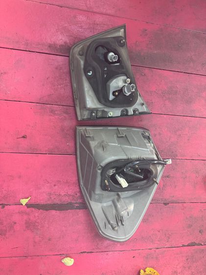 ไฟท้าย โตโยต้าไฮริเอ่อร ปี2003 เลคซัส RX300 รูปที่ 4