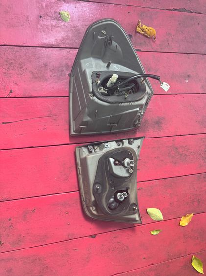 ไฟท้าย โตโยต้าไฮริเอ่อร ปี2003 เลคซัส RX300 รูปที่ 5