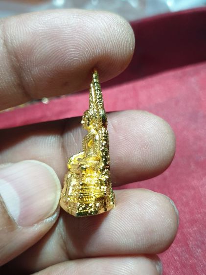 รูปหล่อพระพุทธชินราช รุ่นปิดทอง 2547

 รูปที่ 5