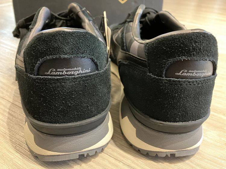 รองเท้าผ้าใบ Mizuno Lamborghini Limited Edition ของแท้ออกShopไทย ของใหม่ ผ้าลาย Carbon Kevlar รูปที่ 4