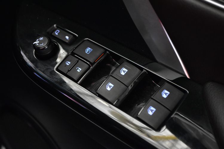 Toyota Fortuner 2019 2.4 V Utility-car ดีเซล ไม่ติดแก๊ส เกียร์อัตโนมัติ ดำ รูปที่ 4
