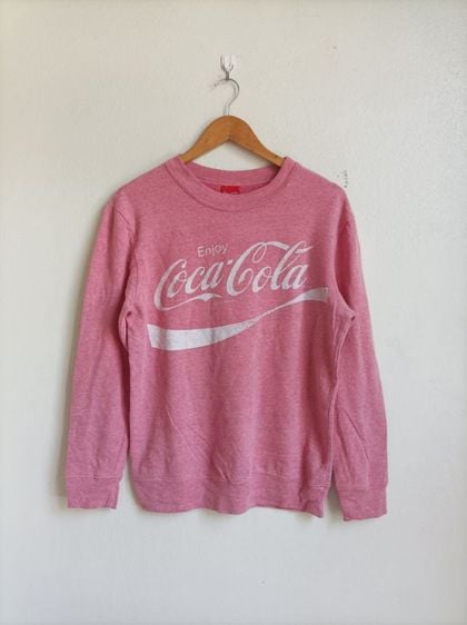 Coca - Cola เสื้อสเวตเตอร์ สีชมพู สกรีนโลโก้ ด้านหน้า Size S รอบอก 40 นิ้วค่ะ รูปที่ 1
