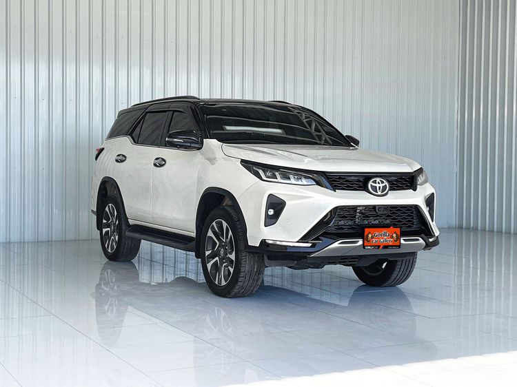 Toyota Fortuner 2022 2.4 V Utility-car ดีเซล เกียร์อัตโนมัติ ขาว รูปที่ 2