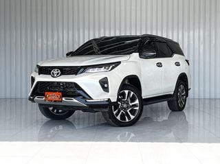 2022 Toyota Fortuner 2.4 V AT