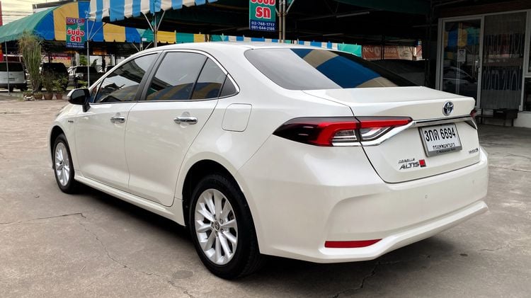 Toyota Altis 2019 1.8 Hybrid Mid Sedan ไฮบริด ไม่ติดแก๊ส เกียร์อัตโนมัติ ขาว รูปที่ 4