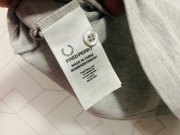 เสื้อโปโล FRED PERRY แท้ 💯 size M ขนาด อก 20 ยาว 27 นิ้ว สภาพใหม่มาก สีเทา ทรงสวย เนื้อผ้าดีมาก หายากน่าสะสมครับ รูปที่ 6