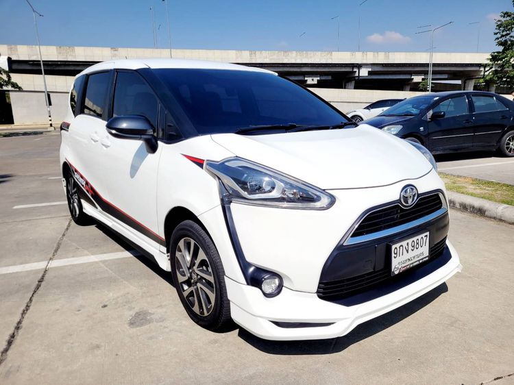 Toyota Sienta 2017 1.5 V Sedan เบนซิน ไม่ติดแก๊ส เกียร์อัตโนมัติ ขาว