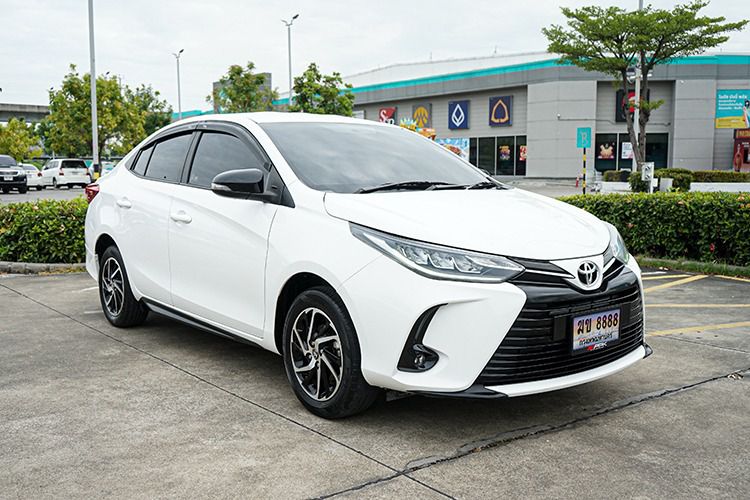 Toyota Yaris ATIV 2021 1.2 Sport Sedan เบนซิน ไม่ติดแก๊ส เกียร์อัตโนมัติ ขาว รูปที่ 2