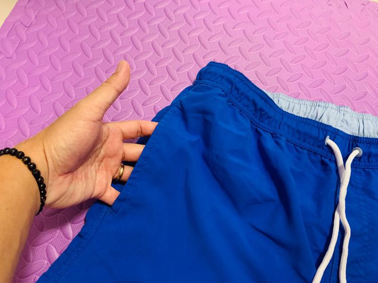 กาวเกงขาสั้น PIERRE CARDIN แท้ 💯 size เอว 30-40 ใส่ได้ ยาว 17.5 สภาพใหม่มาก มีซัปใน ดีเทลดี ทรงสวย เนื้อผ้าดีมาก หายากน่าสะสมครับ รูปที่ 3