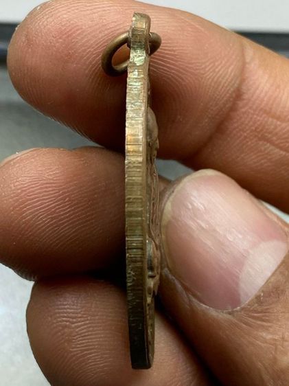 เหรียญเจริญพรบนหลวงปู่ทิม พร้อมกล่อง รูปที่ 4