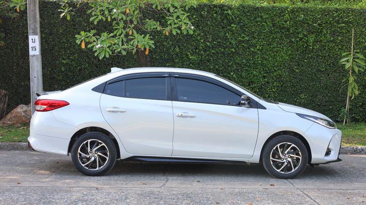 Toyota Yaris ATIV 2020 1.2 Sport Premium Sedan เบนซิน ไม่ติดแก๊ส เกียร์อัตโนมัติ ขาว รูปที่ 4