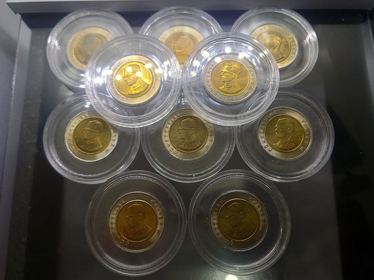 เหรียญ 10 บาท หมุนเวียน โลหะสองสี พ.ศ.2541 ไม่ผ่านใช้ ตัวติดลำดับ 2 รูปที่ 5