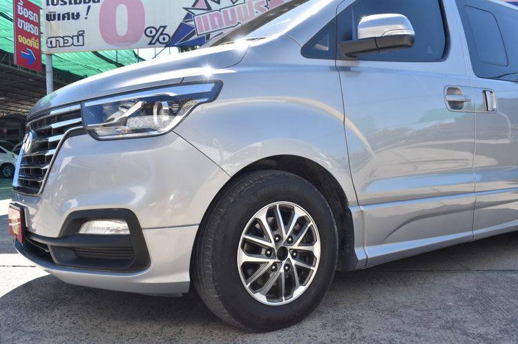 Hyundai H-1  2019 2.5 Elite Plus Van ดีเซล เกียร์อัตโนมัติ เทา รูปที่ 2