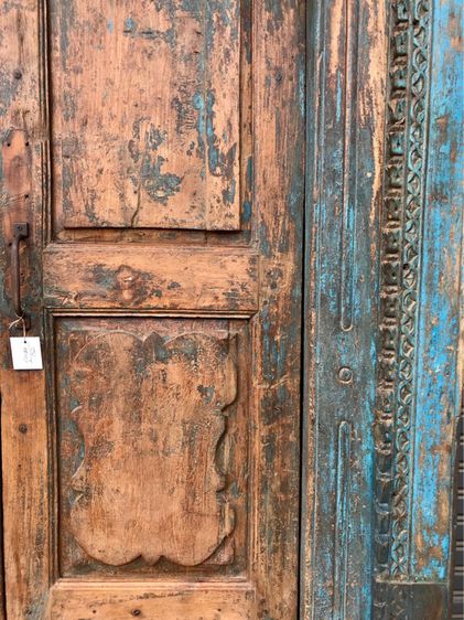 ประตูไม้เก่าสีฟ้าวินเทจ รูปที่ 9