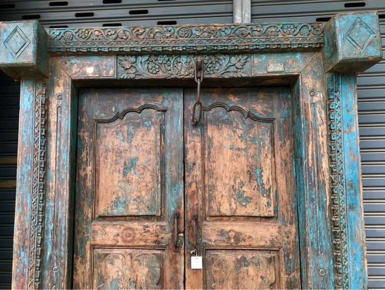 ประตูไม้เก่าสีฟ้าวินเทจ รูปที่ 4