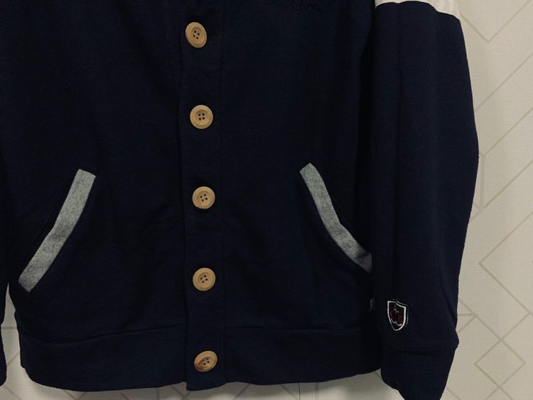 เสื้อกันหนาว FAMOCK แท้ 💯 size L ขนาด อก 22 ยาว 27 สภาพใหม่มาก ดีเทลสวย ผ้าหนานุ่ม รายละเอียดดีหายากน่าสะสมครับ รูปที่ 2