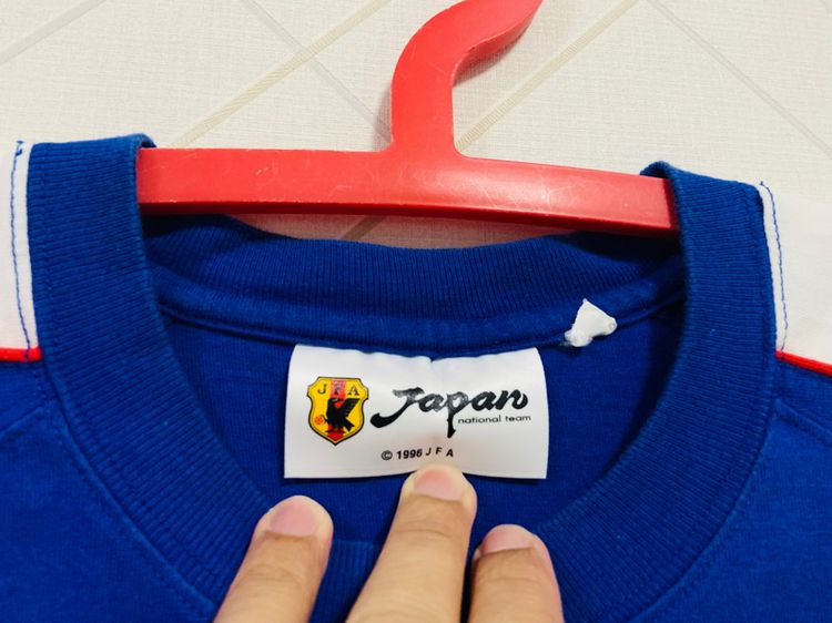 เสื้อทีม JAPAN เบอร์ 8 NAKATA แท้ 💯 size วัดจริง ขนาด อก 21.5 ยาวหน้า 27.5 นิ้ว สภาพดีมาก กระเป๋าหน้าอกซ้าย สีน้ำเงิน ทรงสวยครับ รูปที่ 4