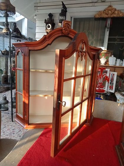  งานยุโรป..ตู้ไม้ใส่ของโชว์เก่าโบราณงานยุโรปขนาดใหญ่สภาพเยี่ยมขายเหมา 3 ใบ 9,999 บาท รูปที่ 12