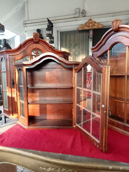  งานยุโรป..ตู้ไม้ใส่ของโชว์เก่าโบราณงานยุโรปขนาดใหญ่สภาพเยี่ยมขายเหมา 3 ใบ 9,999 บาท รูปที่ 15