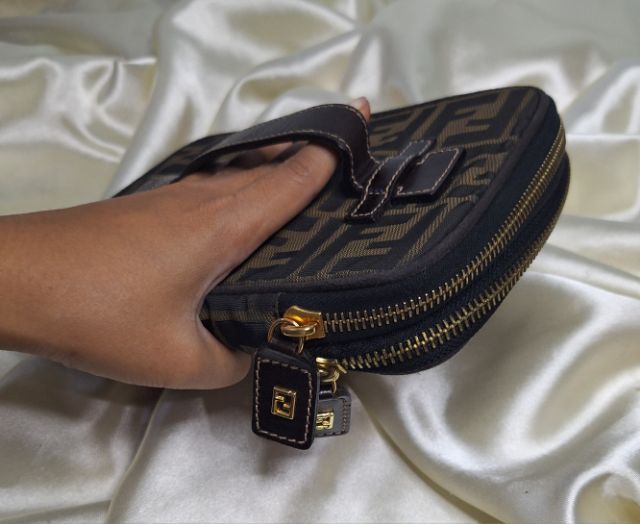 หายาก แรร์ไอเทม FENDI Zucca Canvas Vanity Cosmetics Pouch Brown Black vintage bag  รูปที่ 11