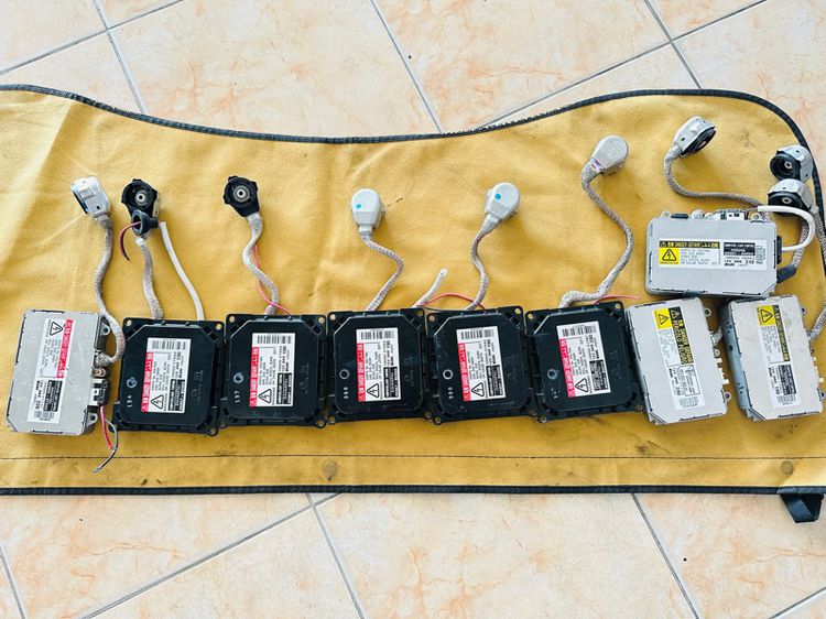 กล่องควบคุมไฟหน้า D2S D4S D4R D3S