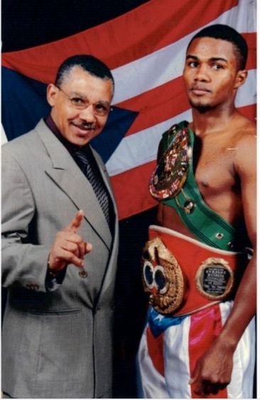 Felix Tito Trinidadพร้อมภาพลายเซนต์พร้อมกระดิ่งสัญญาณมวย(Boxing Rings Bell) รูปที่ 6