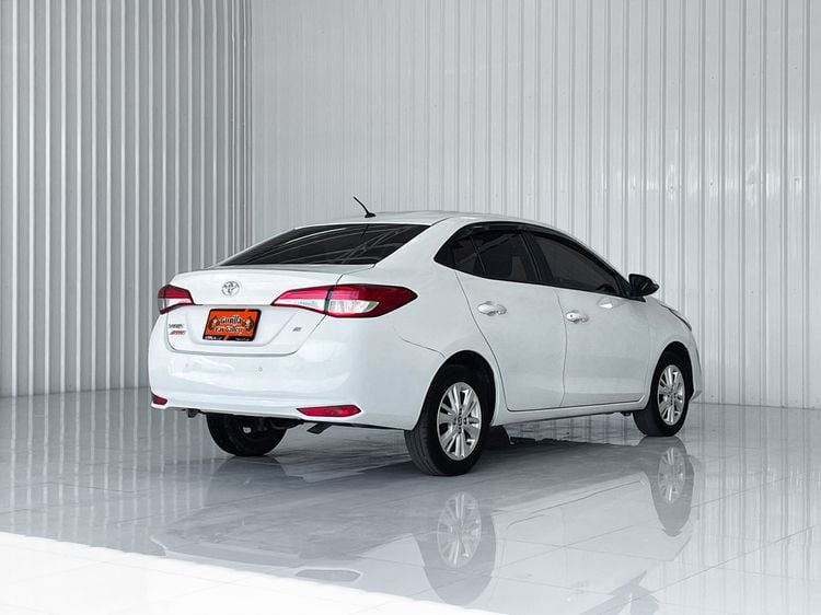 Toyota Yaris ATIV 2020 1.2 E Sedan เบนซิน เกียร์อัตโนมัติ ขาว รูปที่ 4