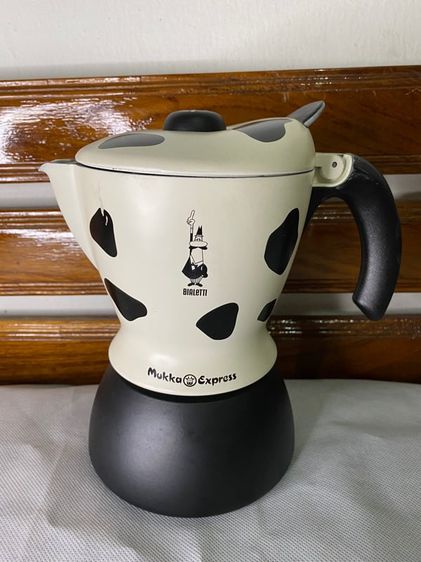 อุปกรณ์ทำเครื่องดื่ม Moka Pot  ลายวัว ขนาด 2  Cups ยี่ห้อ Bialetti Mukka Express Cow Print