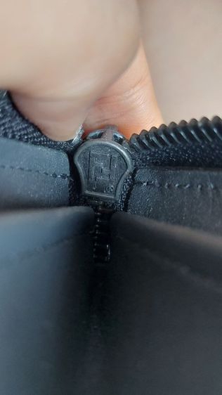 กระเป๋าตังใบยาว Fendi  รูปที่ 6