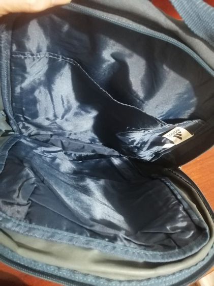 กระเป๋าสะพายหลัง Adidas ของแท้สภาพดี รูปที่ 6