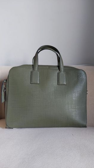 กระเป๋าเอกสาร Loewe สีเขียวเหนี่ยวทรัพย์ รูปที่ 2