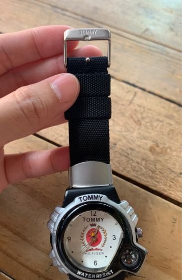 นาฬิกา tommy มีเข็มทิศ สายผ้านาโต้ หน้าปัด4.3cm ไม่การันตีแท้นะคะ