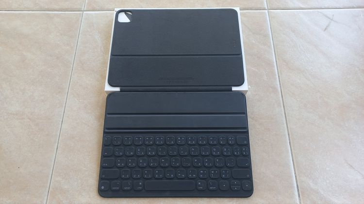 สมาร์ท คีย์บอร์ด ipad 11 นิ้ว apple แท้ สีดำ ใหม่มาก ใช้งานปกติ ยกกล่อง เจ้าของขายเอง รูปที่ 2