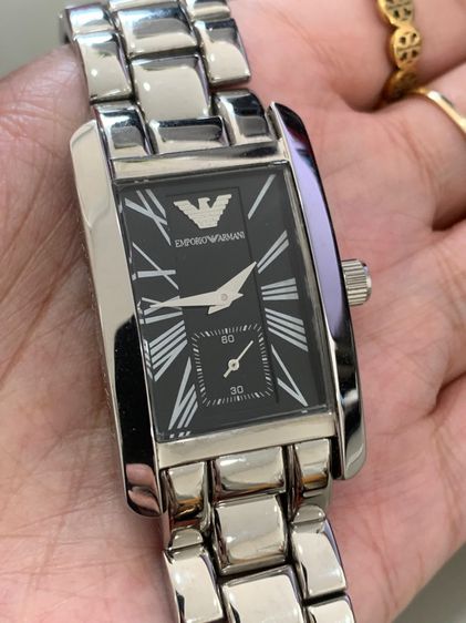 นาฬิกาอามานี่ Armani มือสอง ของแท้ สายสแตนเลส สวยหรู หน้าปัดสี่เหลี่ยมสีดำ size 25x30mm. ใส่ได้ทั้งชายและหญิง รูปที่ 13