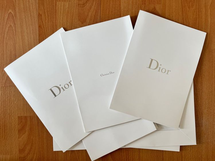 แฟ้ม Dior กระดาษแข็งหรูหราสำหรับใส่เอกสาร รูปที่ 2