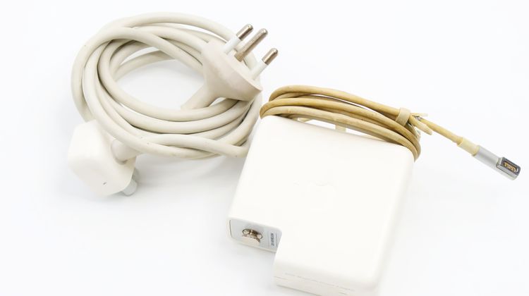 Apple 85W MagSafe Power Adapter (for 15- and 17-inch MacBook Pro)  - ID24010027 รูปที่ 2