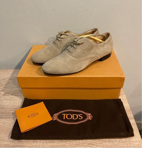 Tod’s women shoe รองเท้าผู้หญิง ของใหม่ ครบกล่อง มือ1 สีสวย ราคาช็อป 23000บาท