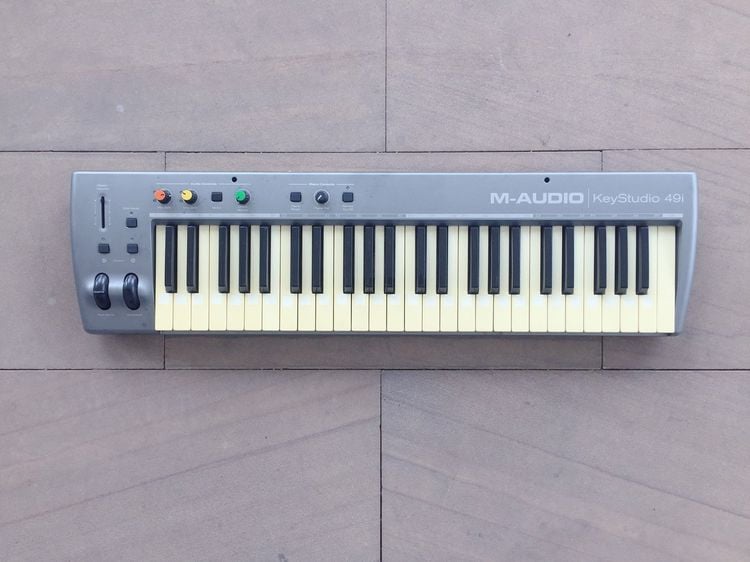 อื่นๆ คีย์บอร์ดมาตรฐาน M-Audio KeyStudio 49i Digital Piano, Midi Keyboard and Audio Interface