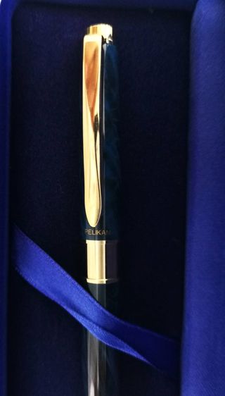 ปากกา Pelikan Celebry R580 Rollerball Pens Blue Germanyดีไซน์ลายหินอ่อนมันวาว รูปที่ 3