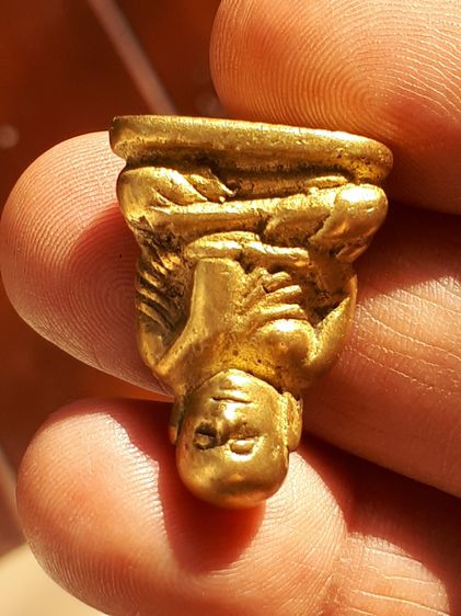 รูปหล่อหลวงพ่อเงิน รุ่นแรก พิมพ์นิยม วัดบางคลาน จ.พิจิคร เนื้อโลหะผสมแก่ทอง ผิวออกสีทองคำ มีรอยตะไบหยาบๆ เดิมๆ เก่า แท้ หายากมาก รูปหล่อหลวง รูปที่ 6