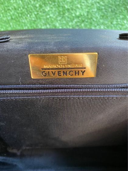 Givenchy  รูปที่ 12