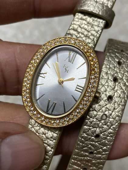 นาฬิกายี่ห้อ LYN  ของแท้มือสอง สายเดิม ยาวพันข้อมือ  ทองสวย  750฿ รูปที่ 2
