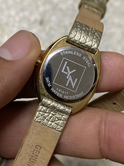 นาฬิกายี่ห้อ LYN  ของแท้มือสอง สายเดิม ยาวพันข้อมือ  ทองสวย  750฿ รูปที่ 3