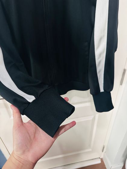 เสื้อวอร์มสีดำ แบรนด์ Puma vintage รูปที่ 4